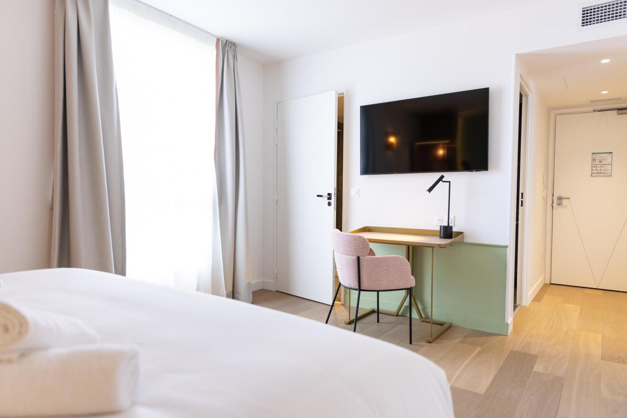 Hotel Kyriad Prestige Paris Asnieres Екстериор снимка